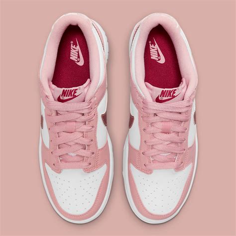 blau pink nike schuhe|pink Nike shoes for men.